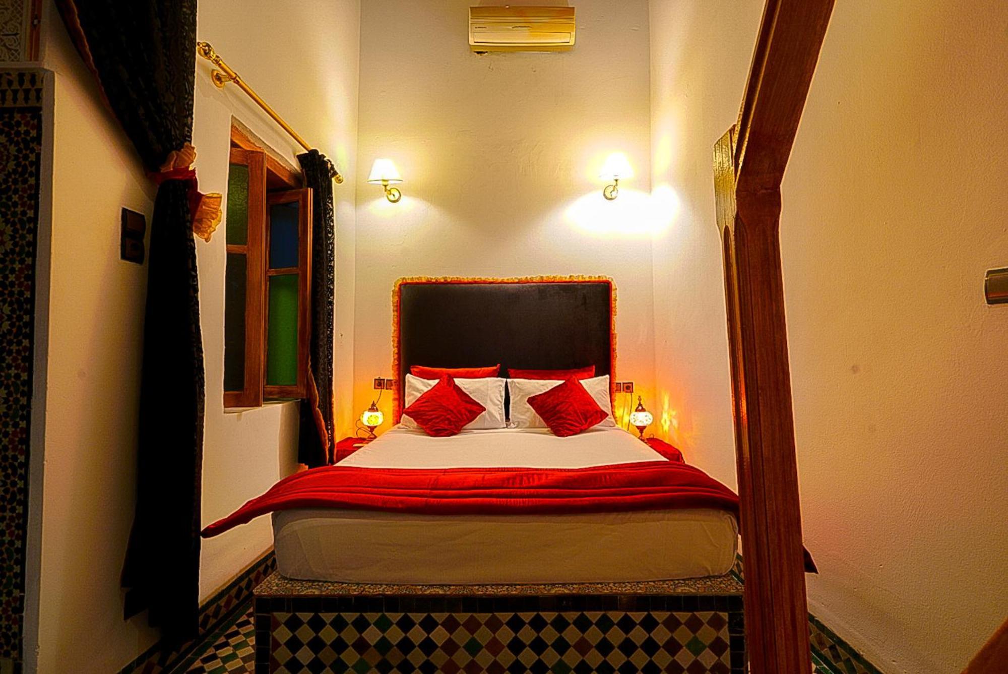 Riad Sahraui Fez Bagian luar foto